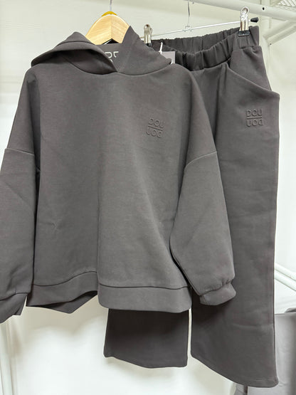 Embossed Logo DOUUOD Tracksuit